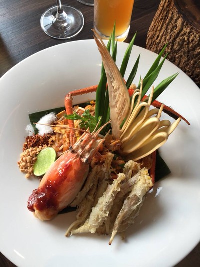 Osha Thai Restaurant & Bar (โอชา) ร่วมฤดี Osha Thai Restaurant & Bar (โอชา) ร่วมฤดี