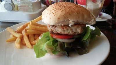 SALOON COFFEE AND BAR อุบลราชธานี SALOON COFFEE AND BAR อุบลราชธานี