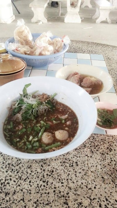 ก๋วยเตี๋ยวเรือริมทาง