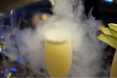 w xyz bar โรงแรม อลอฟท์