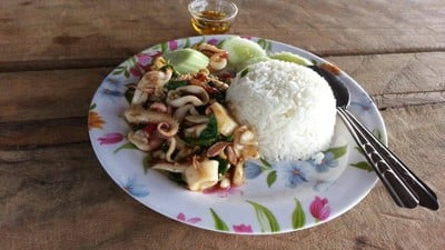 กระเพราปลาหมึก