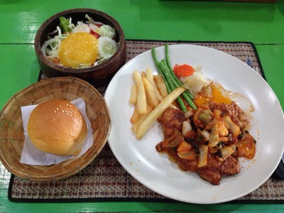 มวกเหล็กสเต็กเฮ้าส์ (MUAK LEK STEAK HOUSE) สาขาที่ 1 มวกเหล็กสเต็กเฮ้าส์ (MUAK LEK STEAK HOUSE) สาขาที่ 1