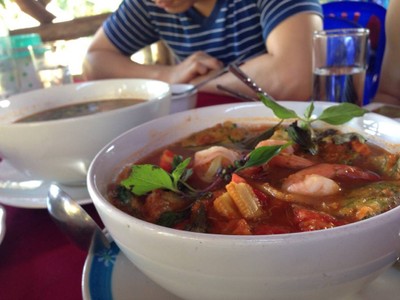 แกงส้มชะอมทอด