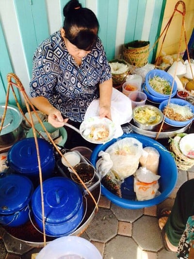ขนมจีน หน้าสถานีกาชาด (แม่อ้อยขนมจีนซาวน้ำ) ขนมจีน หน้าสถานีกาชาด (แม่อ้อยขนมจีนซาวน้ำ)