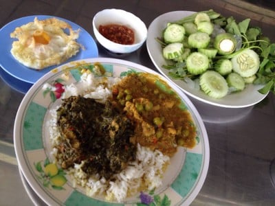 แกงขี้เหล็ก แกงเผ็ดหมู