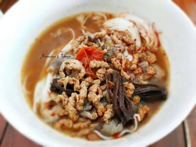 ข้าวซอยไทยใหญ่ (Kao soi Thaiyai) ข้าวซอยไทยใหญ่ (Kao soi Thaiyai)