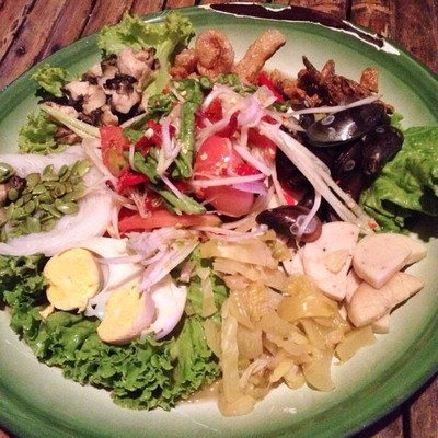 ก้านกล้วยส้มตำแช่บเว่อ (kanklaeysomtumchabver) ก้านกล้วยส้มตำแช่บเว่อ (kanklaeysomtumchabver)