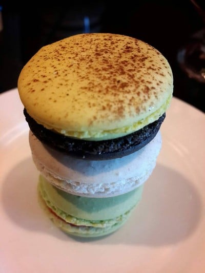 Cafe de 'Guy & Gun (คาเฟ่ ดี กาย แอนด์ กัน) Cafe de 'Guy & Gun (คาเฟ่ ดี กาย แอนด์ กัน)