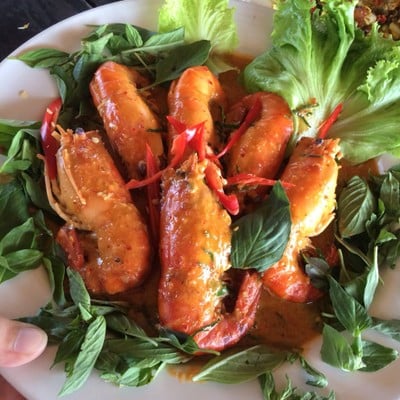 ร้านอาหารต้นหาด