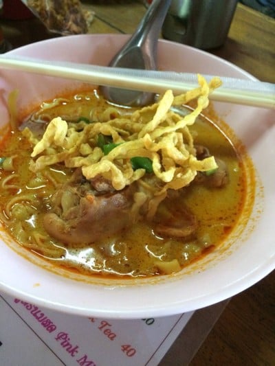 ร้านข้าวซอย ดงดอกไม้