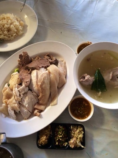 ข้าวมันไก่ จุ๋มจิ๋ม