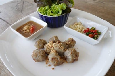 ครัวบ้านลี (Krua Baan Lee) ครัวบ้านลี (Krua Baan Lee)