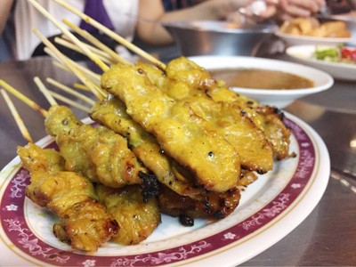 หมูสะเต๊ะเลิศรส (น้องพร) หมูสะเต๊ะเลิศรส (น้องพร)