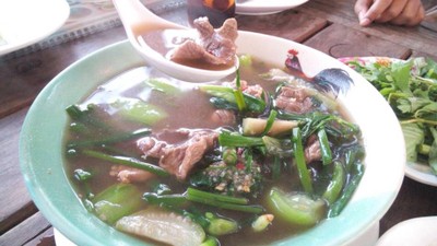 ลาบเกินร้อย สืบศิริ