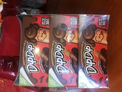 เวเฟอร์กะทิพร้อมซอสชอคโกแลต ตรา ดิ๊บ ดิ๊บค่ะ