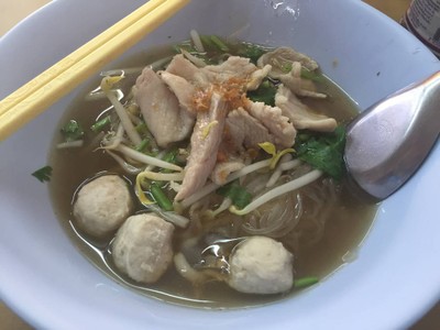 เส้นเล็กหมู