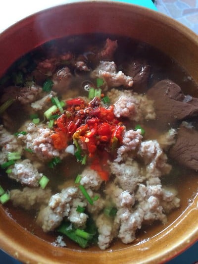 อาหมวย ต้มเลือดหมูตลาดพารวยพลาซ่า