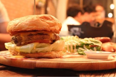 JIM's Burgers & Beers อารีย์