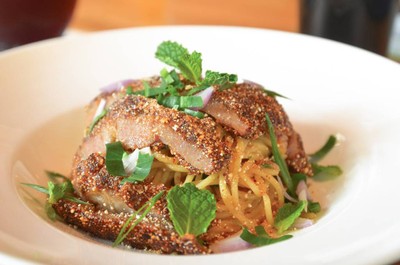 สปาเก็ตตี้หมูน้ำตก*