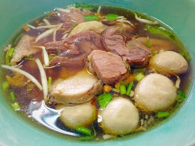 ต.เนื้อตุ๋น หมูตุ๋น ถนนศรีสมาน ต.เนื้อตุ๋น หมูตุ๋น ถนนศรีสมาน