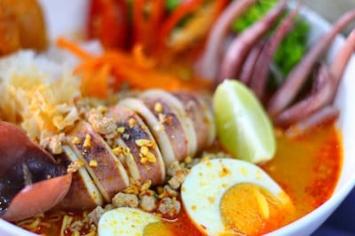 ก๋วยเตี๋ยวต้มยำไข่หวานประตูสวนดอกเชียงใหม่