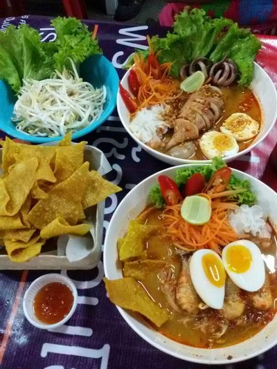 ก๋วยเตี๋ยวต้มยำไข่หวานประตูสวนดอกเชียงใหม่