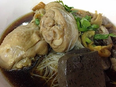 น่องเต่งน่องตึงๆ ตัง น่องเอยอร่อยก็ตอนชิ้นละ 20 น่องราคา 20 ยี่สิบทำไมยังอร่อยย.