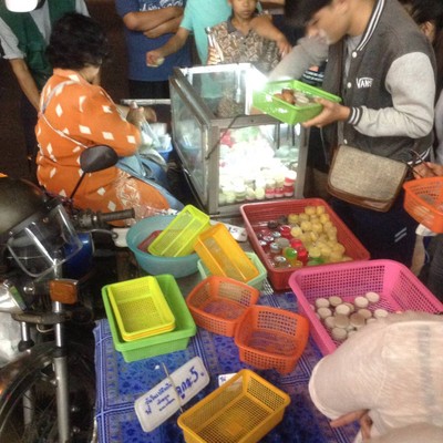 ป้าวุ้น ตลาดต้นพยอม