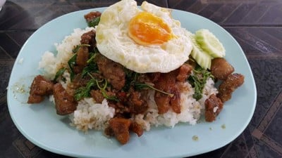 ร้านสุรีรัตน์ (ซาวกั๊ด)