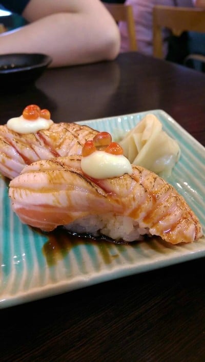 Salmon Aburi 65 บาท - หอม หวาน มัน เค็ม อร่อยๆๆ