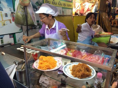 ขนมเบื้องเจ้เจี๊ยบ ตลาดโต้รุ่งหัวหิน