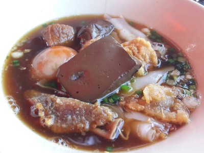 เจี๊ยบ ต้มเลือดหมู ขาหมู เจี๊ยบ ต้มเลือดหมู ขาหมู