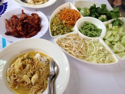 ขนมจีนแซ่บ (ปิดวันอาทิตย์นะจ๊ะ)
