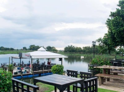 Lakeside Coffee & Cuisine