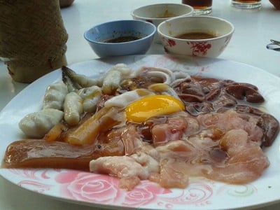 ป้าสีหมูจุ่มลาดหญ้า