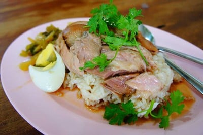 นกแลเตี๋ยวโขทัย ช้างคลาน