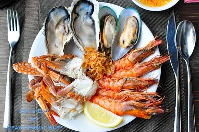 Crave Wine Bar & Restaurant (เครฟ ไวน์ บาร์ แอนด์ เรสเตอรองท์) โรงแรมอลอฟท์ กรุงเทพ - สุขุมวิท 11 Crave Wine Bar & Restaurant (เครฟ ไวน์ บาร์ แอนด์ เรสเตอรองท์) โรงแรมอลอฟท์ กรุงเทพ - สุขุมวิท 11