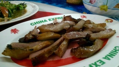 คอหมูย่าง เขียวๆด้านซ้ายตำถั่ว 555+