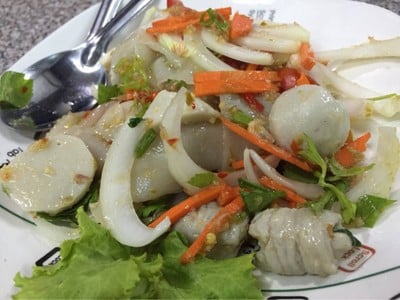 ยำเกี๊ยวปลา