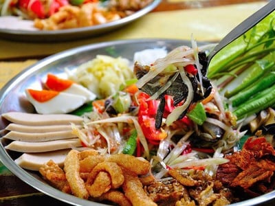 ตำถาด รสแซ่บ
