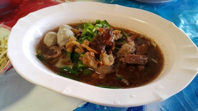 ก๋วยเตี๋ยวเรือเจริญรสเด็ด