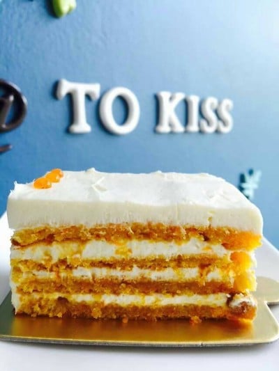 To Kiss Homemade Cake