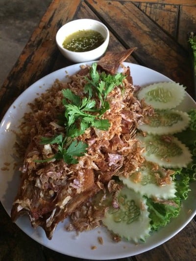 ร้านท่าน้ำต้นกุ่ม