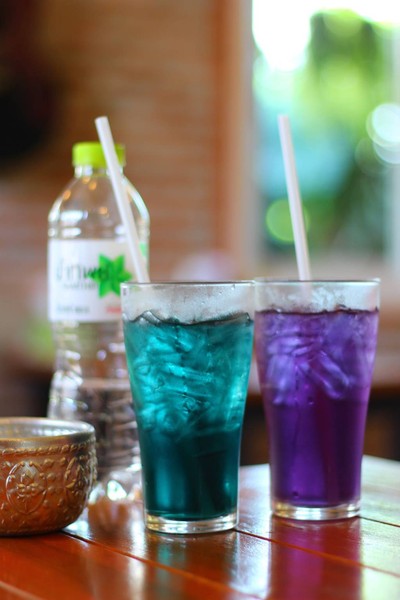 ก๋วยเตี๋ยวอัญชัน