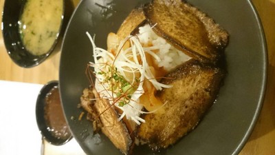 Beeru Bar & Bistro (บีรุ บาร์แอนด์บิสโทร) Beeru Bar & Bistro (บีรุ บาร์แอนด์บิสโทร)