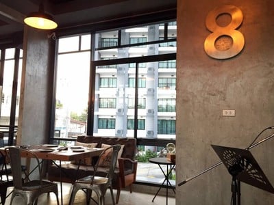 8 Bistro