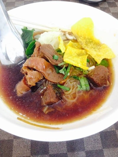 ก๋วยเตี๋ยวดู๋ดี๋ชักธง โคราช