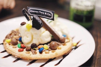 Eleven Two & Co (อีเลฟเว่นทู แอนด์ โค) Eleven Two & Co (อีเลฟเว่นทู แอนด์ โค)