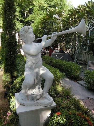 บ้านต้นเค้ก -