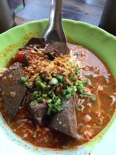 ขนมจีนป้าพินธุ์ สันติธรรม